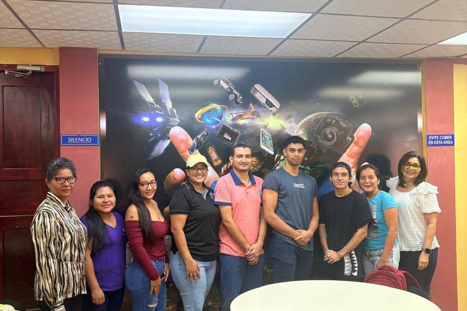 Estudiantes de Informática se capacitan en ventajas que ofrece el SIBIUP