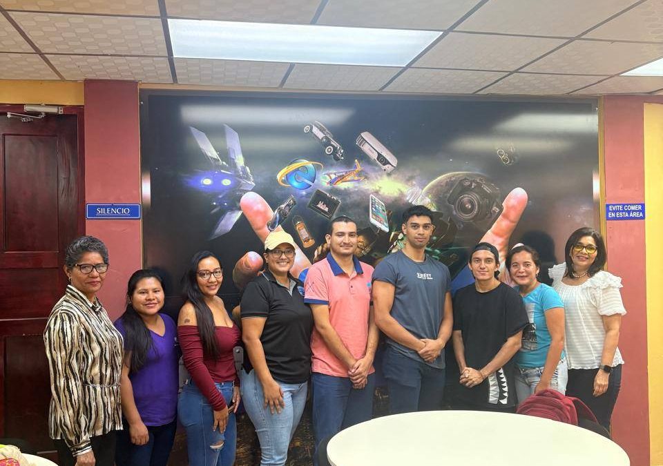 Estudiantes de Informática se capacitan en ventajas que ofrece el SIBIUP