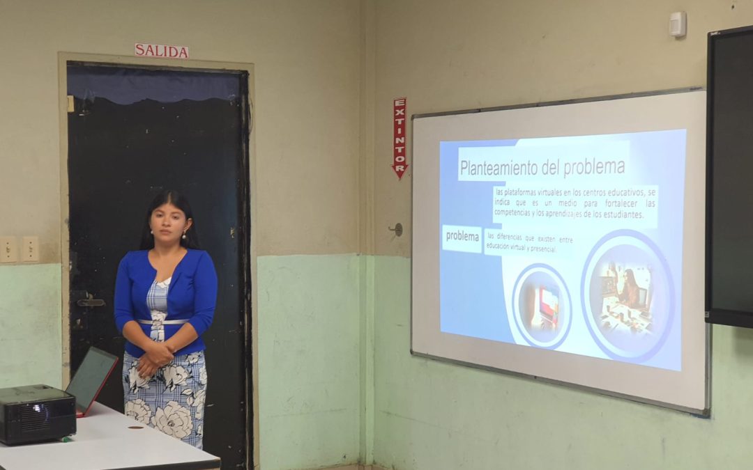Estudiantes sustentan monografías