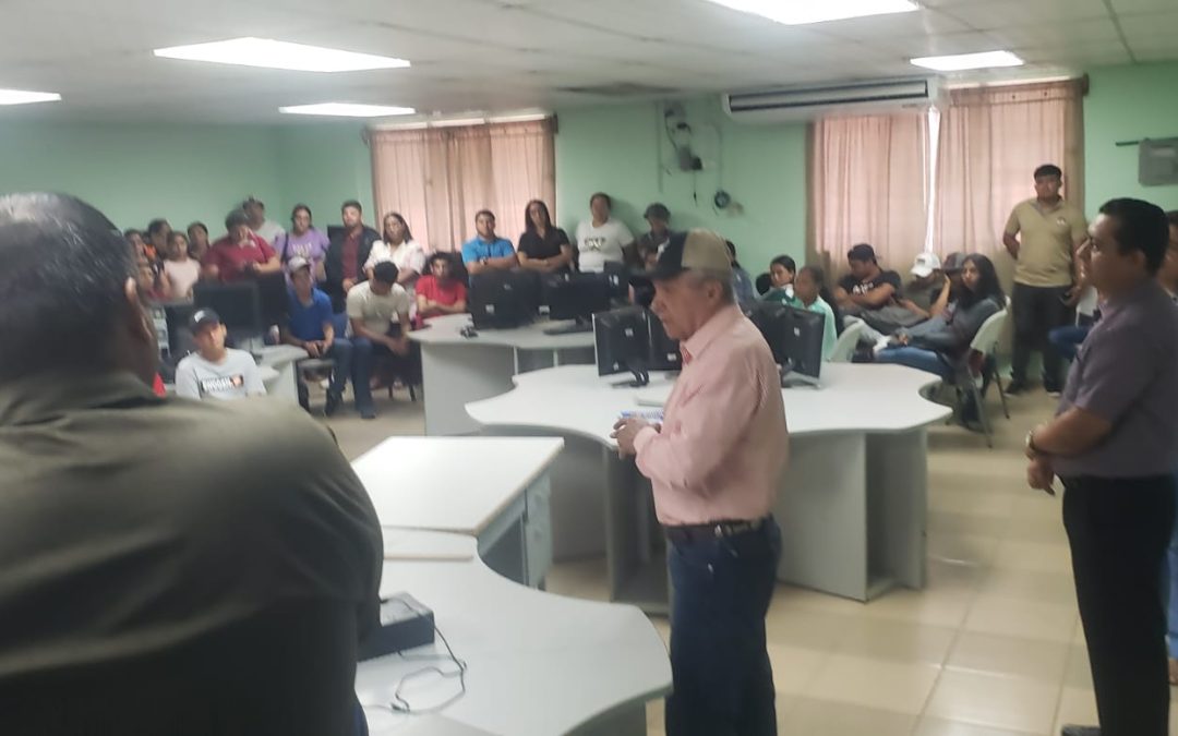 Autoridades del CRULS visitan el Anexo de Macaracas en jornada de acercamiento académico