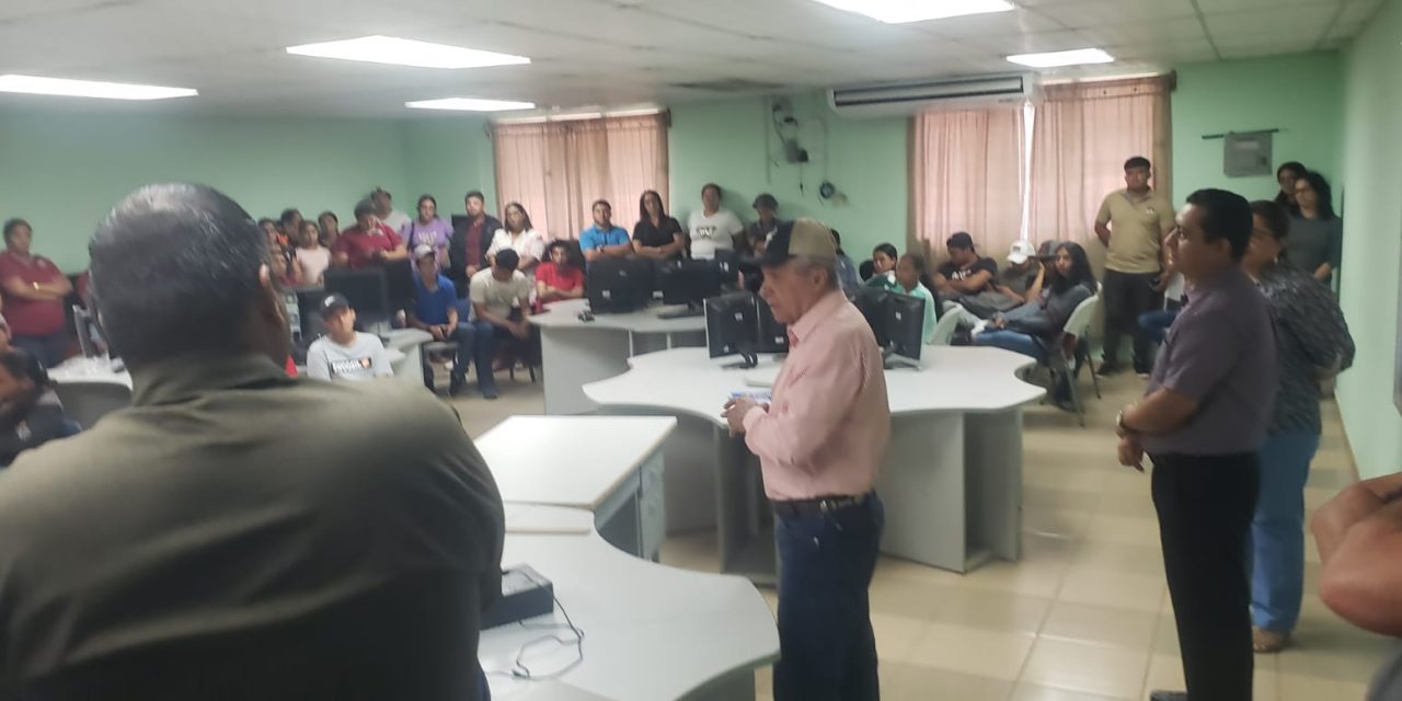 Autoridades del CRULS visitan el Anexo de Macaracas en jornada de acercamiento académico