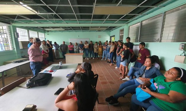 Visita institucional al Anexo de Tonosí fortalece vínculo académico